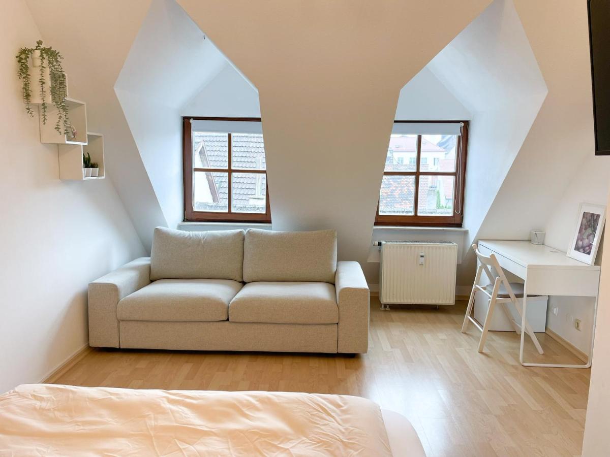 Nami - Robin - Helle Apartments Mitten In Der Stadt Memmingen Bagian luar foto
